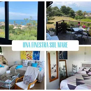 una-finestra-sul-mare.sicilyhotelsitaly.net/